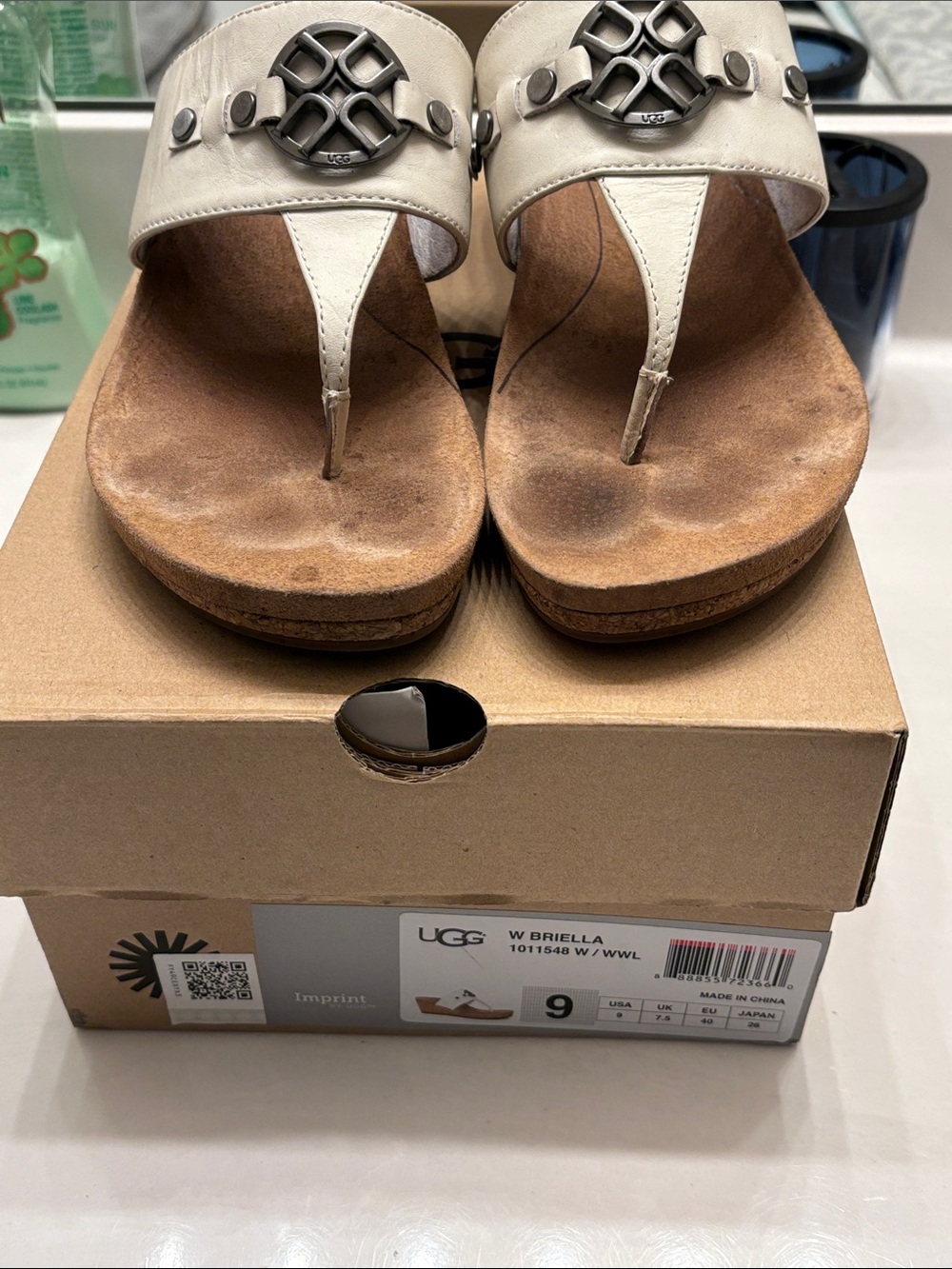 UGG Briella Cream Leather Thong Sandals